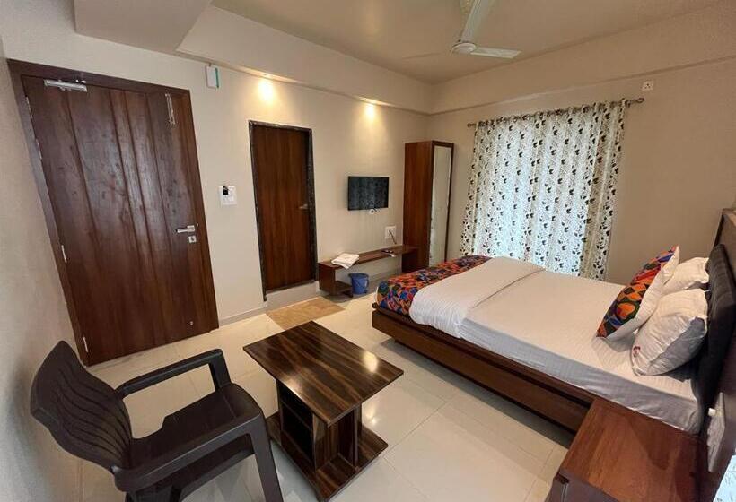 فندق Hira Palace, Gargoti