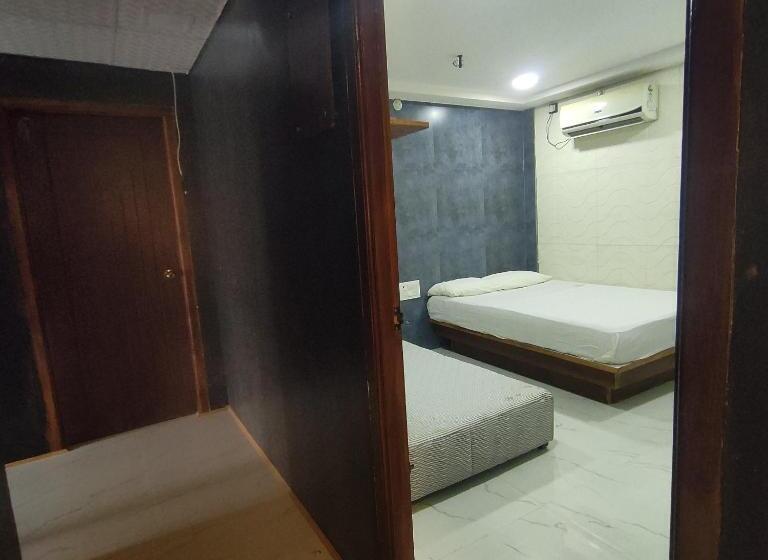 Отель Hyton Grand Kilambakkam