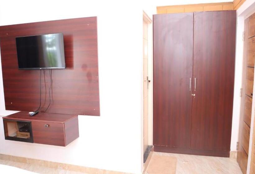 فندق Jayaganga Inn