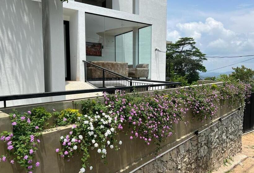 בית מלון כפרי Kandyan View Free Pickup From Kandy City