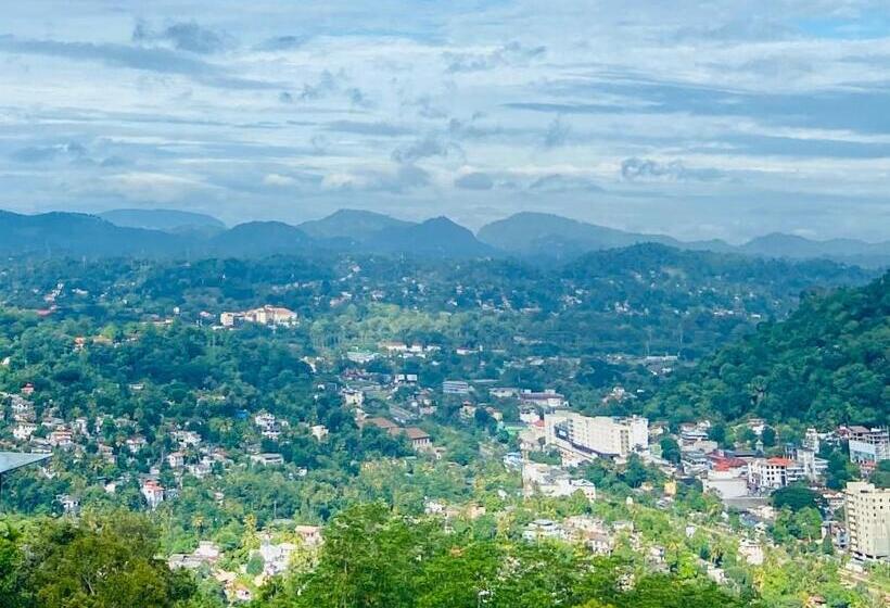 בית מלון כפרי Kandyan View Free Pickup From Kandy City