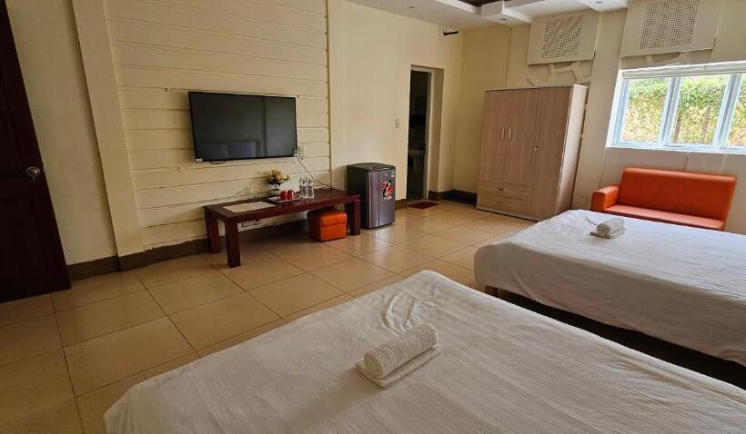 هتل Khách Sạn Lake Side Palace Bờ Hồ