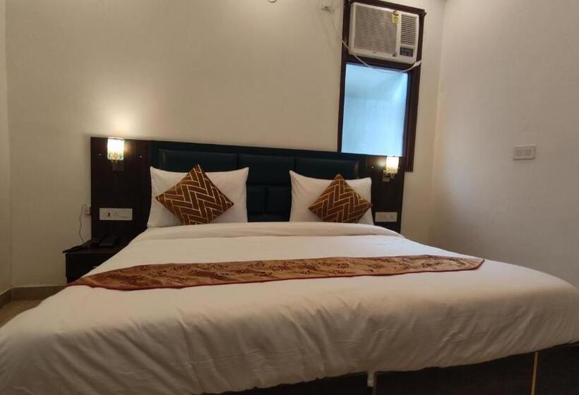 호텔 Lyf Corporate Suites Noida Sec 56