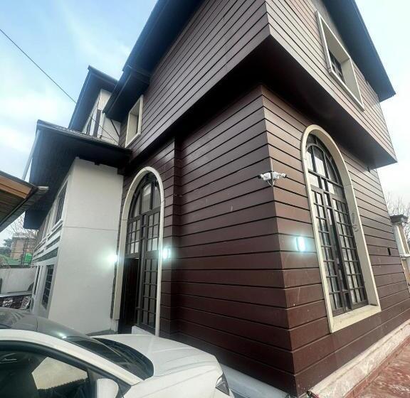 فندق Main Street Inn