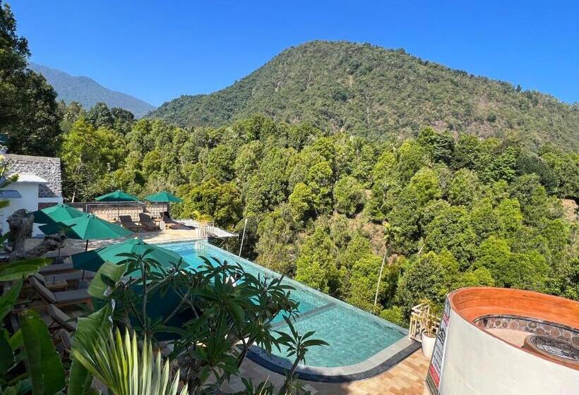 בית מלון כפרי Munduk Kupang Sekumpul Villa