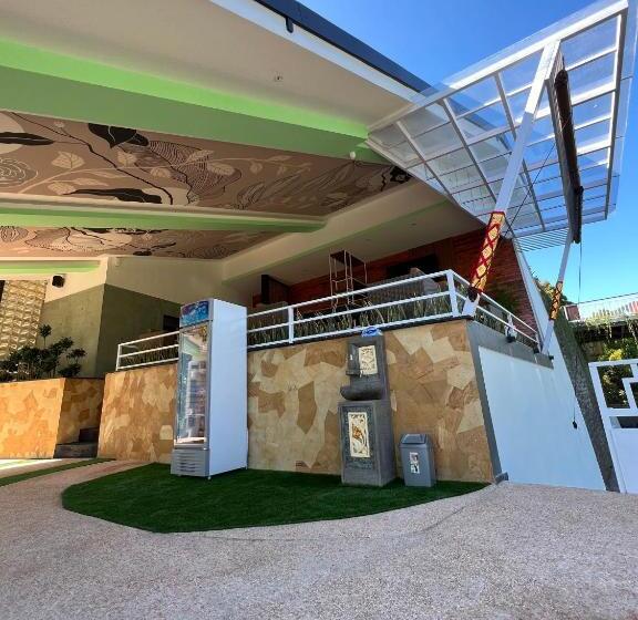 בית מלון כפרי Munduk Kupang Sekumpul Villa