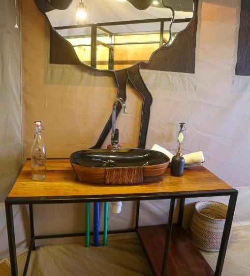 فندق Ndoto Serengeti Camp