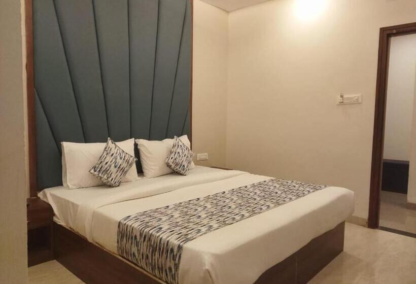 فندق Konark Nest