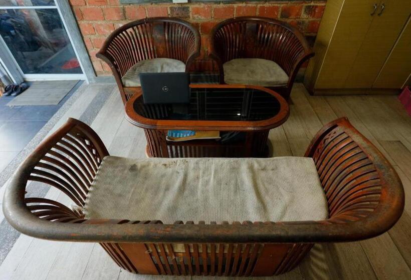 فندق Oyo 93130 Baloi Homestay