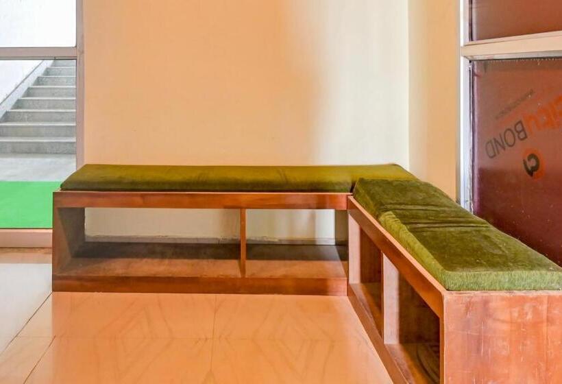 ホテル Oyo Flagship The Limewood Inn