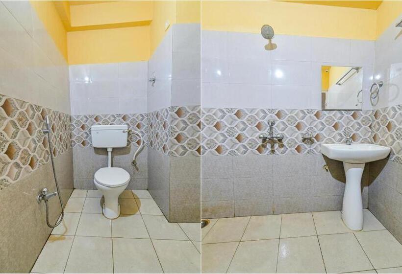 ホテル Oyo Flagship The Limewood Inn