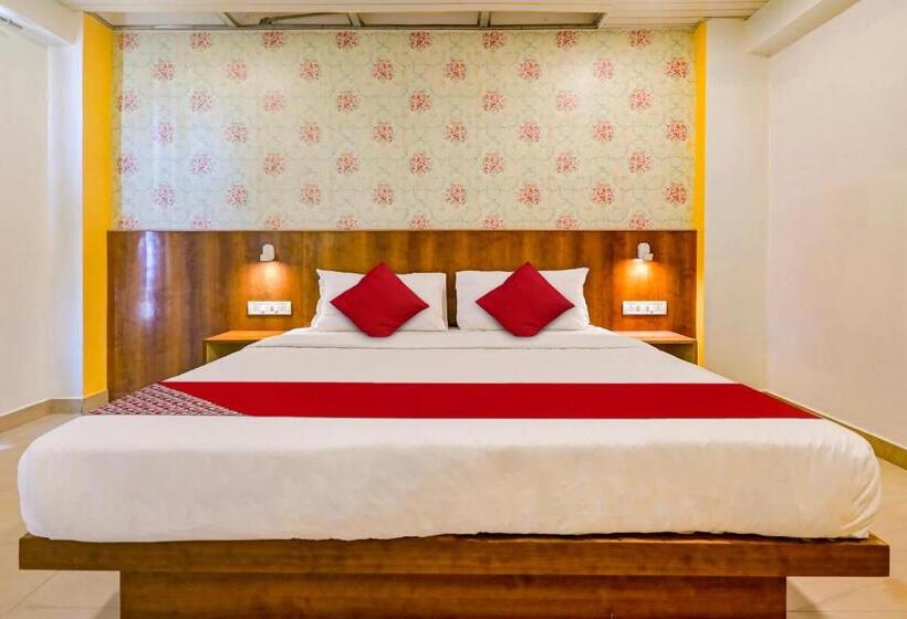 ホテル Oyo Flagship The Limewood Inn