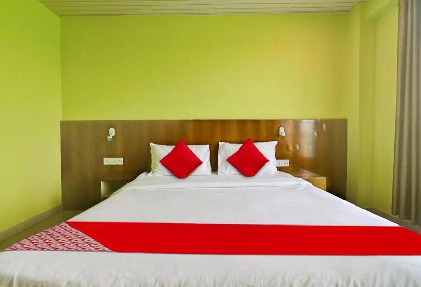 ホテル Oyo Flagship The Limewood Inn