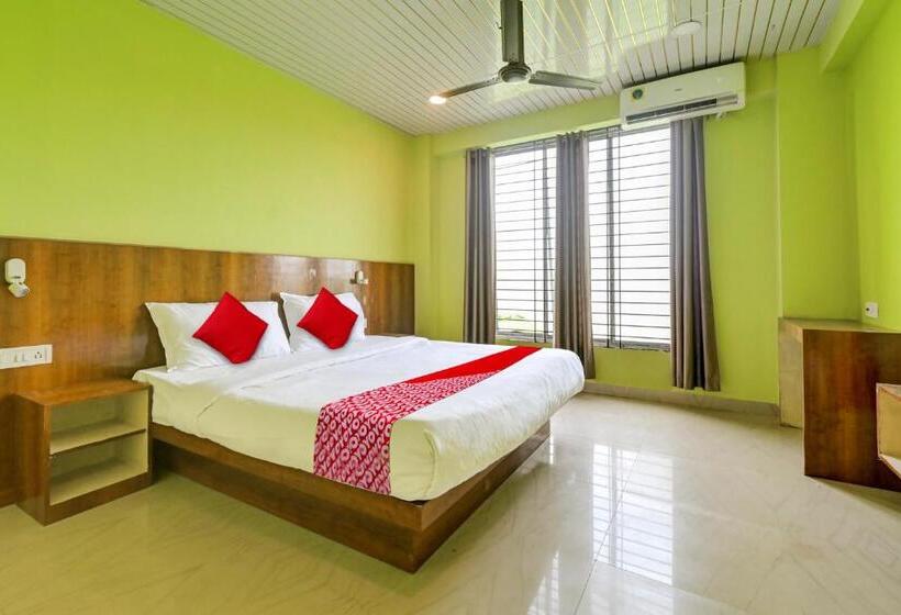 ホテル Oyo Flagship The Limewood Inn