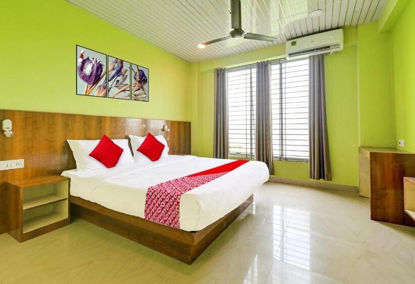 ホテル Oyo Flagship The Limewood Inn