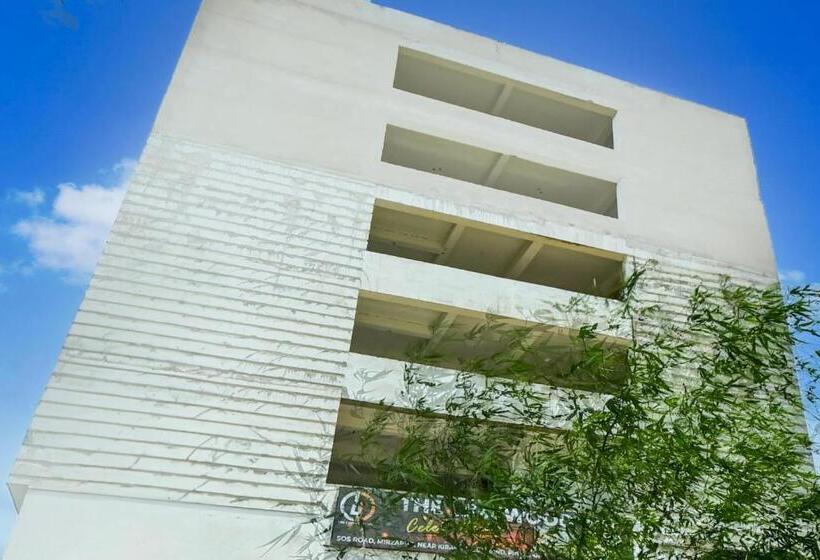 ホテル Oyo Flagship The Limewood Inn