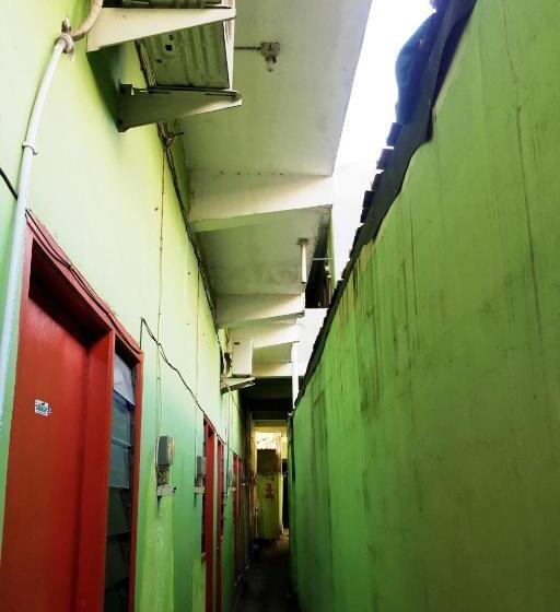 فندق Oyo Life 93061 Kost Vicky Syariah