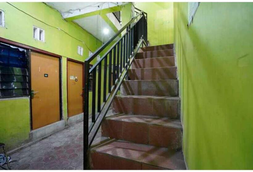 فندق Oyo Life 93061 Kost Vicky Syariah