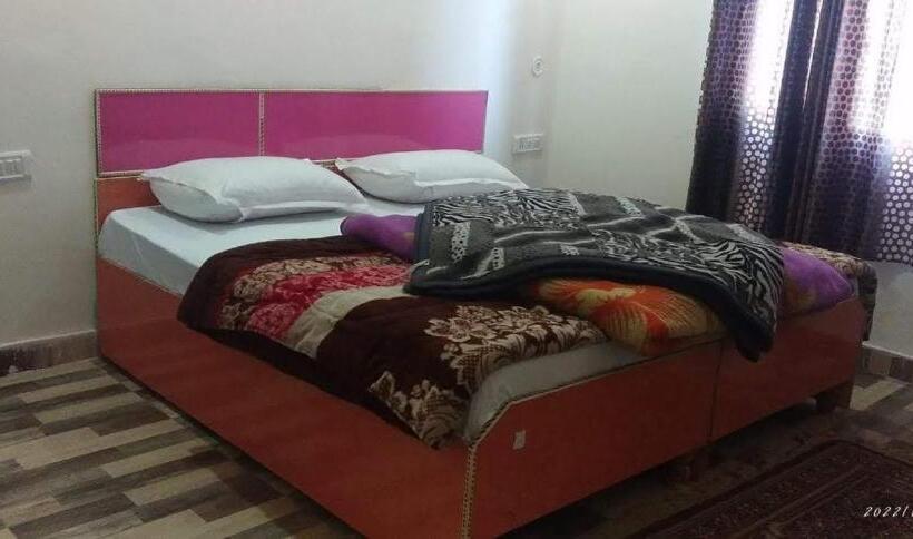 Отель Rocks And Pine Auli