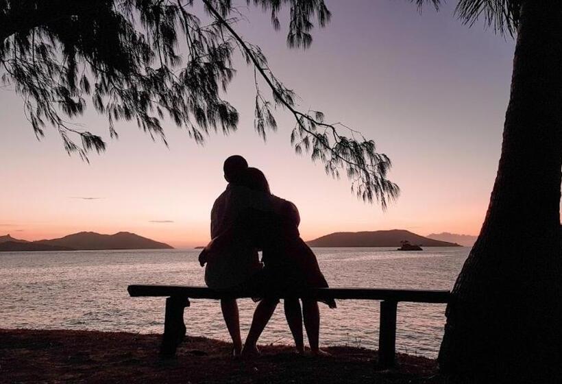 Отель S@fe Landing Lodge