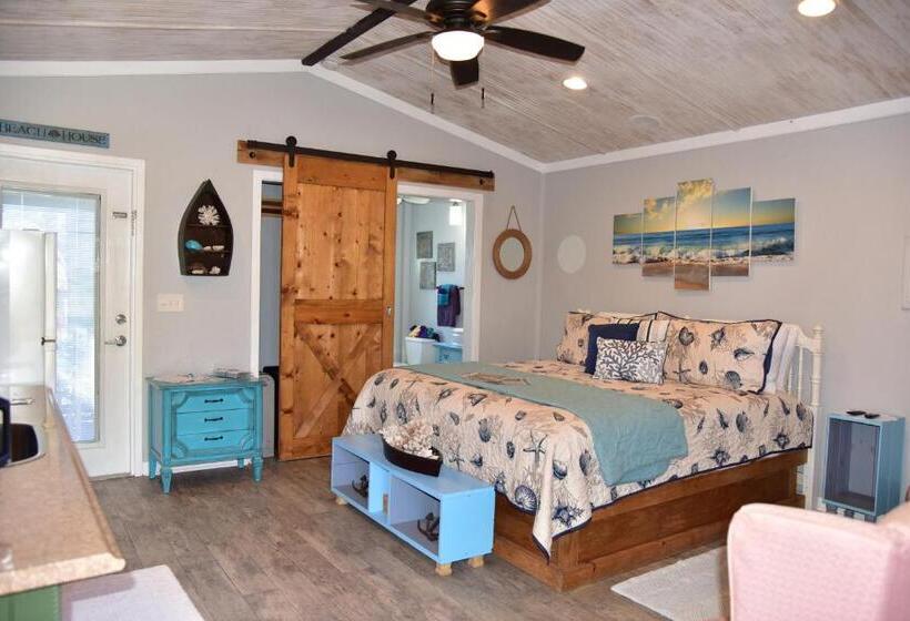 فندق The Beach House At Si Como No Inn