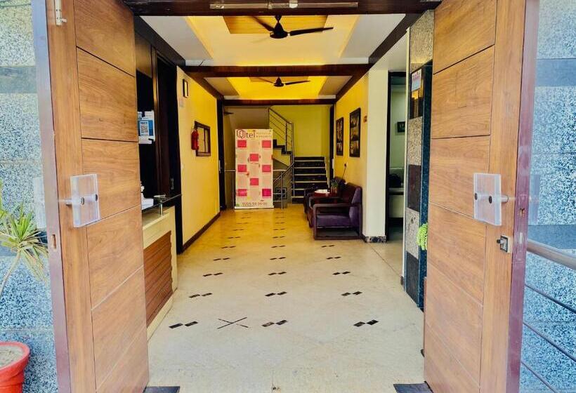 酒店 Signature Suite Noida Sector 51 Couple Friendly