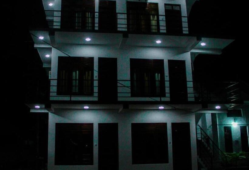 ホテル Saimon Villa