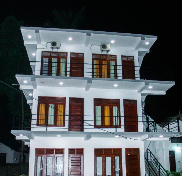 ホテル Saimon Villa