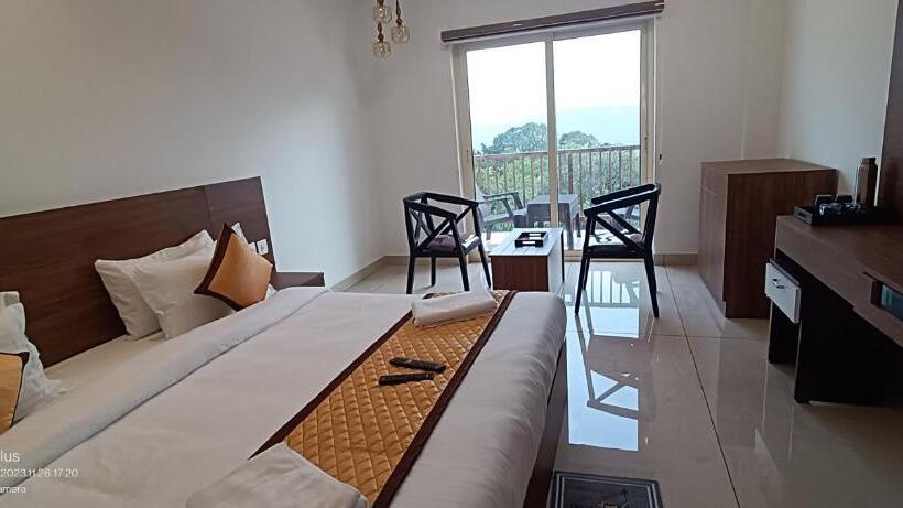 فندق Skylark Holidays Premium