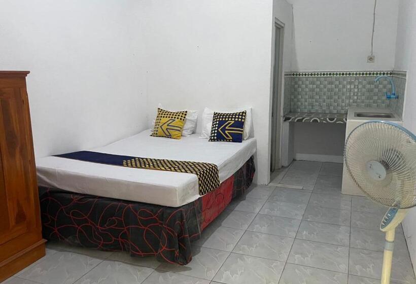 فندق Spot On 93555 Triple N Homestay