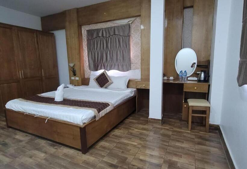 Отель Sunrise East 2