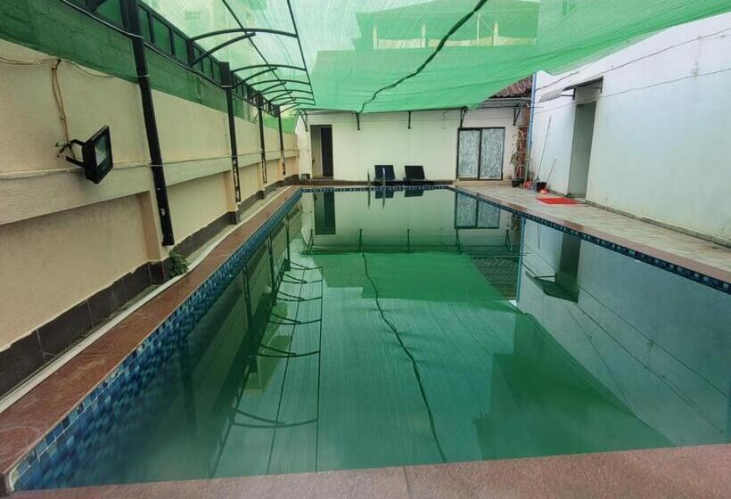 هتل Sunrise East 2