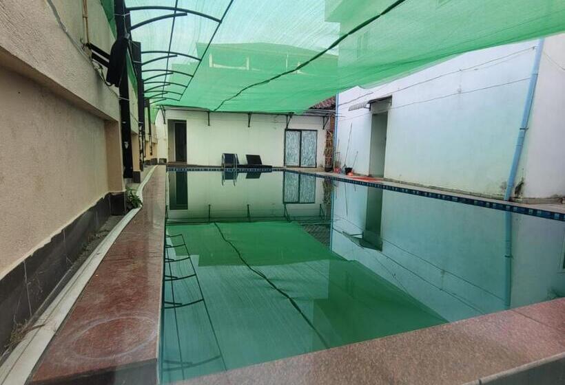 Отель Sunrise East 2