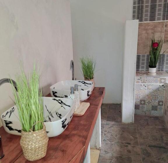 Отель The Wild Horizon Lodge