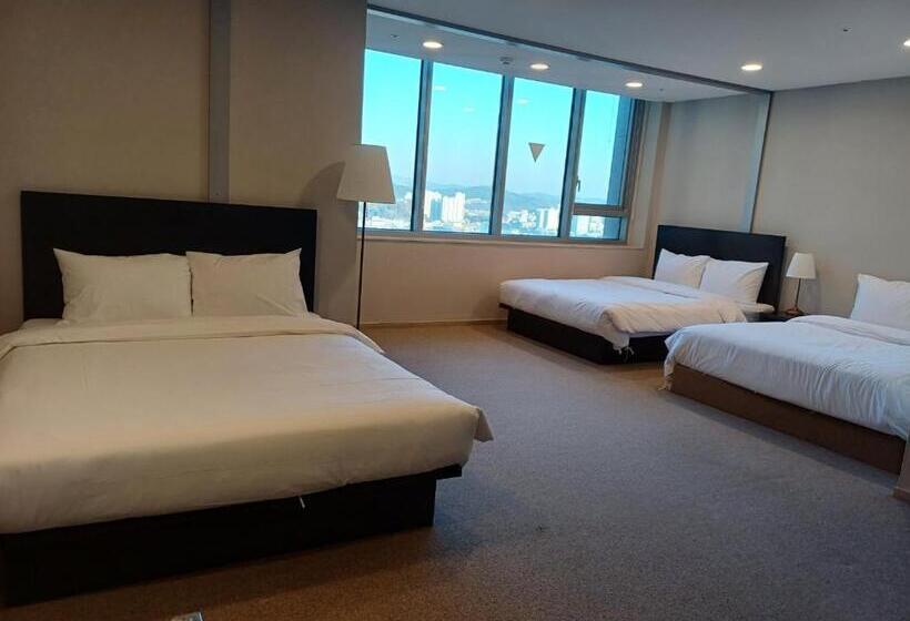 Hotel The Triny Urban Suites