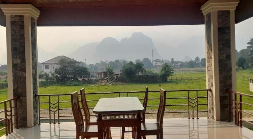 Отель Vang Vieng Garden Villa