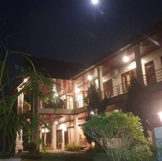 Отель Vang Vieng Garden Villa