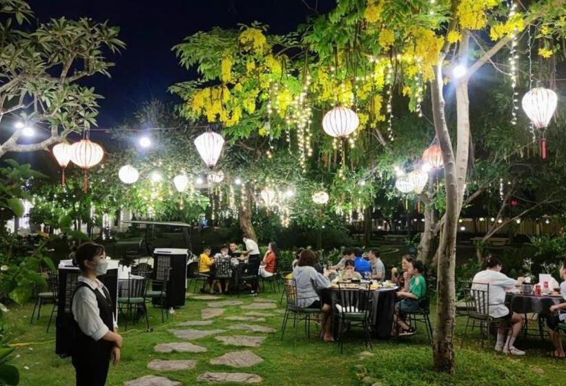 هتل Vườn Vua Resort & Villas