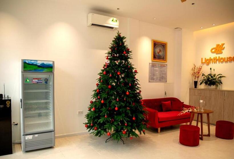 Light House Motel 978