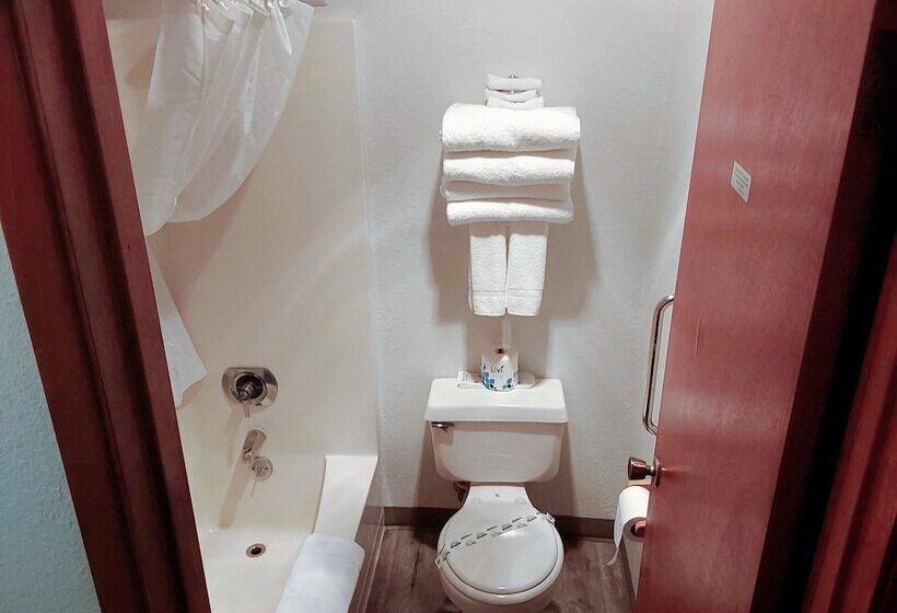 فندق على الطريق Harbor Inn