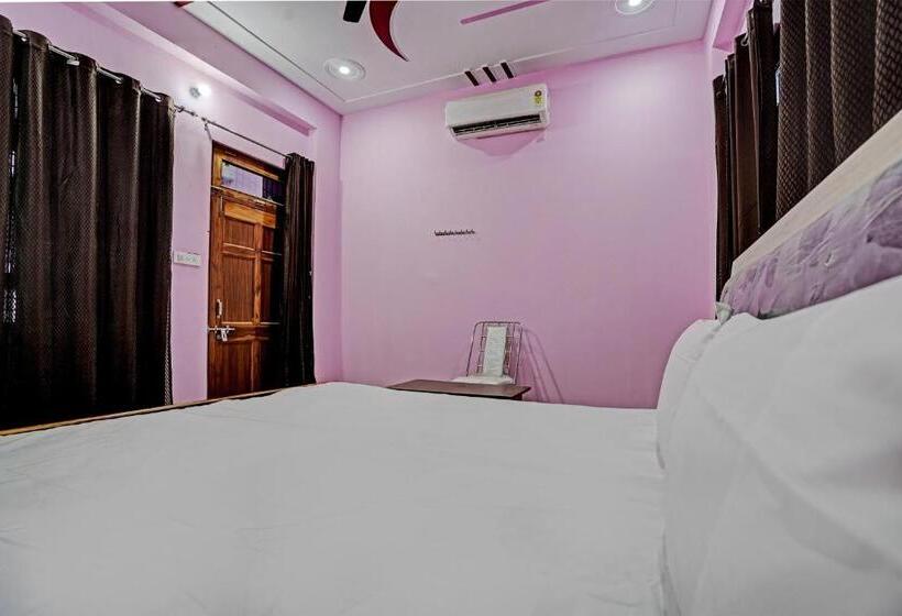 Oyo 82187 Divine Inn Hotel And Guest House