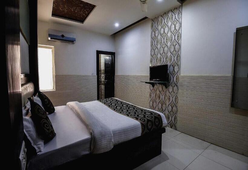 Oyo Flagship Hotel Alpine Inn