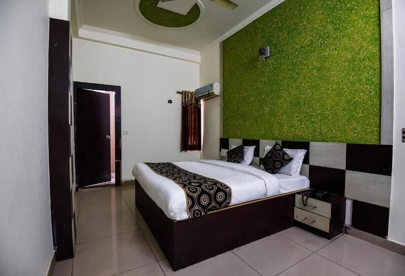 Oyo Flagship Hotel Alpine Inn