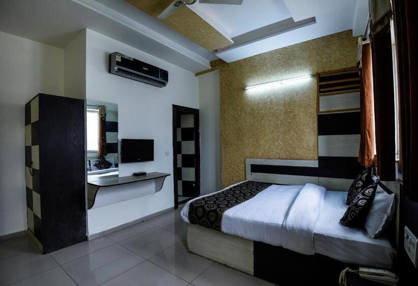 Oyo Flagship Hotel Alpine Inn