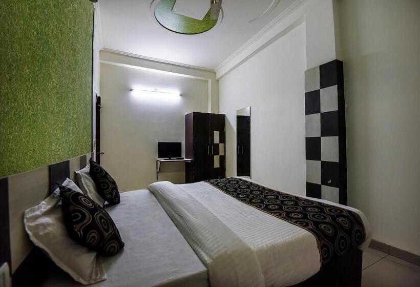 Oyo Flagship Hotel Alpine Inn