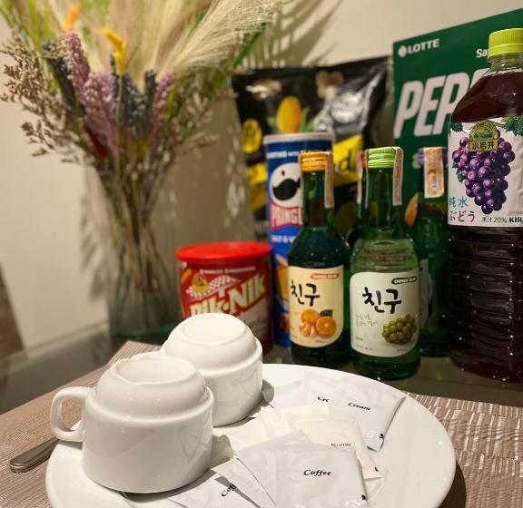 1 Bedroom Unit With Massage Chair, Karaoke, Smart Tv At Azure Urban Resort