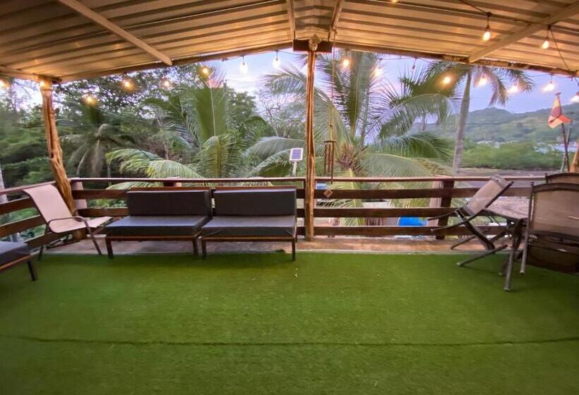 פנסיון Aeolus Guest House