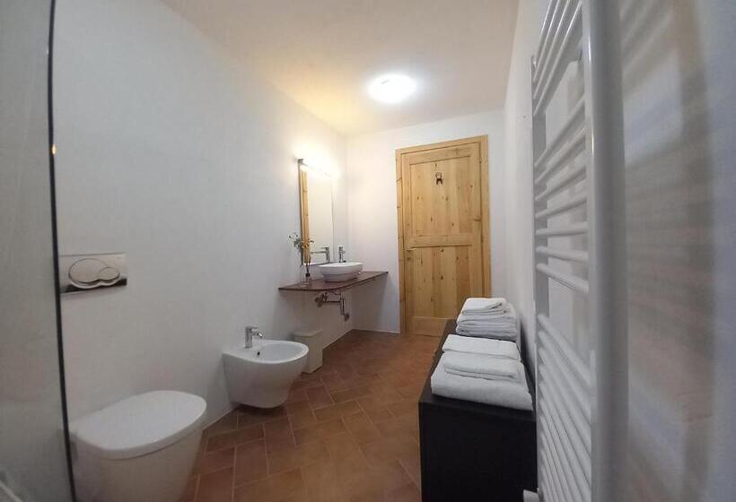 膳宿费 Affittacamere St Roch   Colazione, Bagno Annesso E Giardino   La Spezia