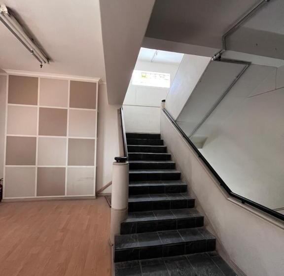 פנסיון M & B Backpackers