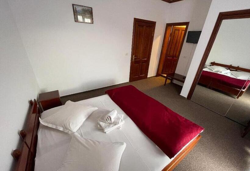 膳宿费 Cabana Izvoarele Doftanei